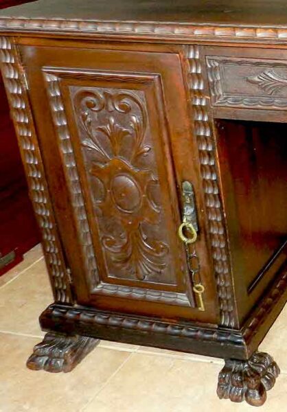 Escrivaninha Antiga Entalhada Pata De Leão Estilo Renascença