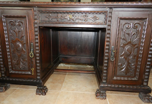 Escrivaninha Antiga Entalhada Pata De Leão Estilo Renascença